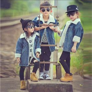 2019 Nouvelle Mode Hiver Unisexe Enfants Épaissir Veste Chaude Pour Les Filles Agneaux Laine Denim Plus Cachemire Jeans Veste Pour Les Filles LJ201007