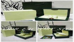 2019 New Green Brand Watch Box Box Papers Papers Purse Boîtes-cadeaux de Noël sac à main 0 7kg pour les meilleures montres Box28114093553