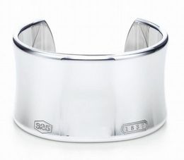 2019 Nieuwe hoogwaardige zilveren goedkope brede brede geen afdichting Bangle armband modearmband maat met doos en dastbag2681318