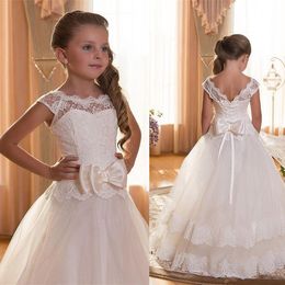 2019 Nieuwe Ivory Lace Flower Meisjes Jurken Puffy Tulle Lace Capped Sleeves First Communion Jurken Pageant Town Hoge kwaliteit