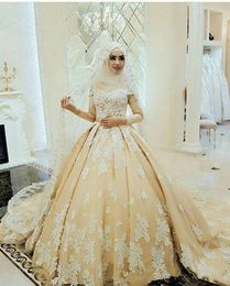 2019 nouvelles robes de mariée musulmanes à manches longues col haut dentelle appliques satin pas cher robes de mariée balayage train plus la taille pays robe de mariée