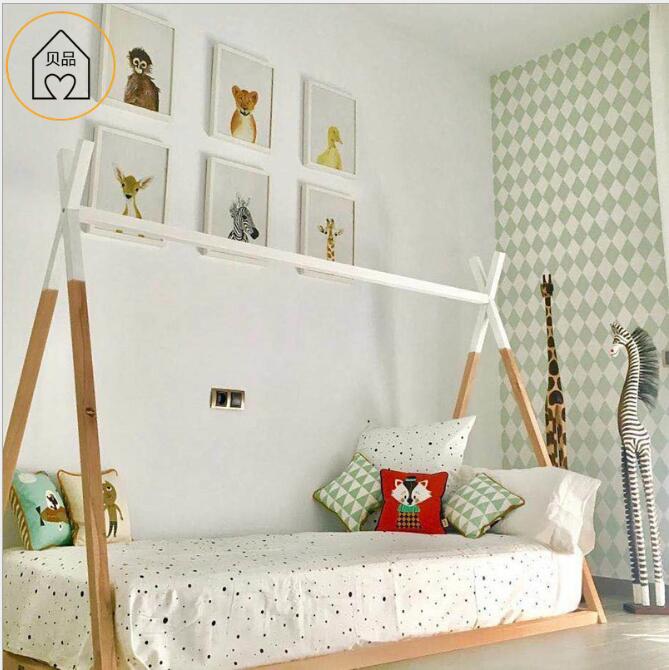 Nordic Children's Triangle Bed Ins Style Trä Frame House Barnrum Triangulära Solida Träbäddar