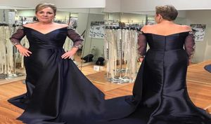 2019 Nieuwe Off-shoulder Marineblauwe Jurken voor de Moeder van de Bruid Kristal Kralen Lange Mouwen Satijn Plus Size Feestjurk Bruiloftsgast 1673635