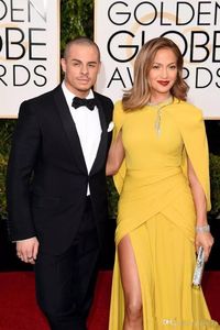 Nouveau Sexy Golden Globe Awards Robes De Célébrité Jaune Sirène Split Côté Robes De Soirée Col Haut Châle Tapis Rouge Robe Formelle Robes