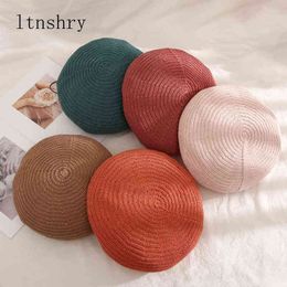 2019 Nouveau Printemps Été Femmes Tricot Bérets Journal Vendeur Chapeau Dames Solide Chapeau Plat Mode Crochet Français Casquettes Étoiles Peintre Chapeau Coton J220722