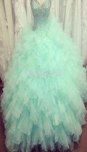 2019 Nieuwe Sweetheart -kristallen Quinceanera -jurken Zoete zestien lovertjes strapless baljurken kralen prinses prom -jurken aangepast mad9860527