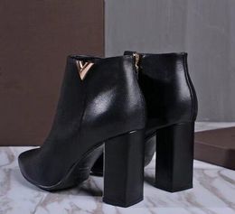 ¡Novedad de 2019! Botas tobilleras de piel auténtica para mujer de invierno, zapatos negros sin cordones con tacón alto de 9,5 CM y puntiagudos