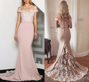 2019 Pastels Pink Vestidos de dama de honor Nuevo Barato Fuera del hombro Largo para bodas Apliques de encaje Sirena Tallas grandes Vestidos de dama de honor Menos de 100