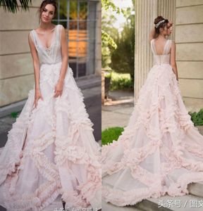2019 roze trouwjurken v-hals een lijn mouwloze sweep trein luxe ruche boho trouwjurk op maat gemaakte plus size bruids bruidsjurken
