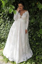 2019 plus size trouwjurken sexy diepe v-hals lange mouwen kant bruidsjurken met bloemen riem zomer strand formele jurk voor bruid