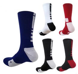 2019 Calcetines de baloncesto de élite profesionales Calcetines deportivos atléticos de rodilla larga Calcetines de invierno térmicos de compresión de moda para hombres Wholes7928978