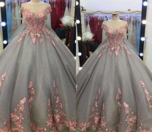 2019 Imágenes reales Vestidos de quinceañera de color rosa Apliques de encaje floral Vestidos de fiesta de tul gris Vestidos de fiesta Dulce 15 faldas con gradas Ball Gow6520813