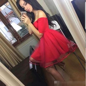 2019 Rode korte mouwen Homecoming -jurken voor de schouder Een lijn tule piping staart feest prom ball jurk op maat gemaakte vestido 403 403