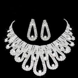 Joyas de diseñador de perlas románticas con cristales dos piezas Pendientes Collar Collar Rhinestone Boda de bodas Juegos de joyería