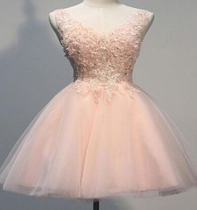 2019 Schep nieuwe ontwerper korte mini v vorm terug tule thuiskomstjurk populaire bruidsmeisje avondjurk feestjurk roze prom jurk6759573
