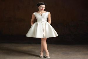 2019 korte speciale gelegenheid jurken ontwerper juweel nek knie lengte vleugel cocktail party jurken goedkoop avond prom slijtage op maat gemaakte 9833092