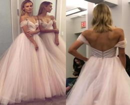 2019 Robes de soirée en tulle simples sur les robes de bal sexy en cristal épaule sans dos.