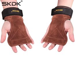 2019 SKDK GRIPS COHIDE LE SOUFRATION GLANTES GLANTS Gym Fitness Grip Grip Wraps Support CrossFit Deadlifts Training Alivable Pad9875764