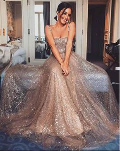 2019 Sparkly Gold Sequined Square Collar Vestidos de baile A-line Spaghetti Straps Cheap fruncido Long Prom Party Vestido de noche por encargo