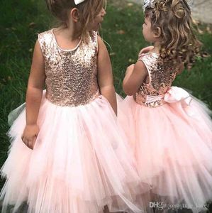 Sparkly roze bloem meisje jurk lovertjes met boog handgemaakte feestjurk aangepaste bruiloft tiered tule rok thee lengte pageant jurken