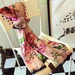 2019 primavera y verano bufanda de mujer chal clásico elegante bufanda de flores juvenil hermoso uso cómodo de 258H