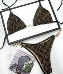 Conjunto de Bikini bordado de lujo para mujer, bañadores con letras de marca, traje de baño dividido con espalda descubierta y cadena de Metal de diseñador de alta calidad