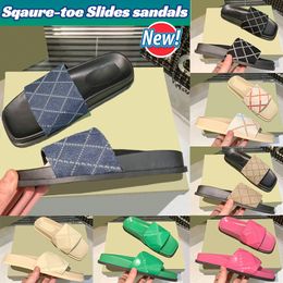 Nieuwe ontwerper SQaure-Toe Slides Dames Sandalen mannen Slippers denim ivoor beige ebbenhout naakt beige ebbenhouten zwart wit lederen reliëf luxe zomer strandschoenen