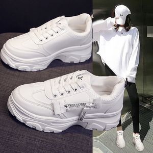 Fond épais en été et automne dans l'augmentation de la ventilation petites chaussures blanches Chalaza Joker Motion Chaussures pour femmes chaussures simples