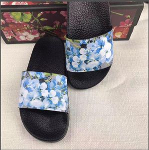 Pantoufles D'été Pour Femmes Mens Designers Diapositives Floral Brocade Flats Gear Bottom Flop Flip Scuffs Casual Mode Chaussures De Plage Sandales Mocassins 87yt