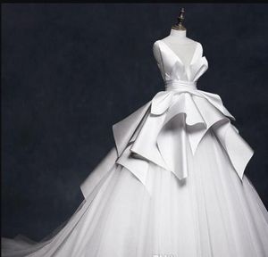 2019 col en V sans manches robe de bal élégante tache robes de mariée dos nu une ligne sur mesure Vintage jupe fatiguée nouvelles robes de mariée à venir