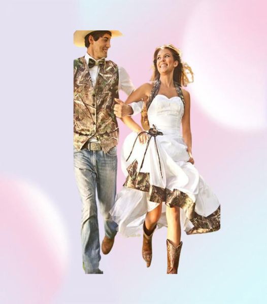 2019 Vintage Aline Country Realtree Camo Robes de mariée Halter Sleedss Sweep Train Plus taille Garden Bride Bridal3240292