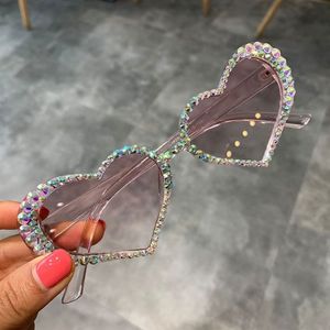 2019 vintage oeil de chat diamant coeur forme lunettes de soleil femmes rose lentille strass sexy lunettes uv400 glasses238a