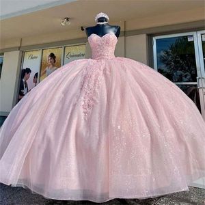 2024 Vintage baljurk Quinceanera -jurken Sweetheart Pink lovertjes Lace Appliques Garned 3d bloemen bloemen Tule Sweet 16 Party Prom avondjurken