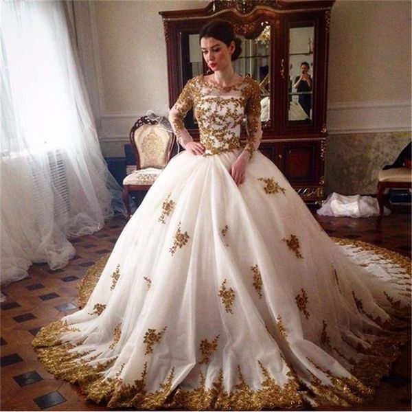 Vestido de novia con escote escote manga larga apliques de encaje de oro hecho a medida vestido de bola vestidos de novia Chaple tren