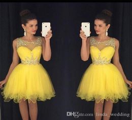 2019 Geel nieuwe Homecoming Dress A Line Sheer Crew Neck Beaded Short Juniors Sweet 15 Graduation Cocktail Party Dress Plus Size Cu5494807