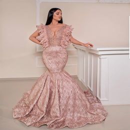 2020 Árabe Aso Ebi Gold Sparkly Mermaid Vestidos de noche Sheer Neck Beaded Prom Dresses Lentejuelas Fiesta formal Segunda recepción Gow299T