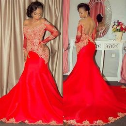 2020 Arabische Sexy Red Prom Dresses Lange Mouwen Mermaid Off The Shoulder Gold Lace Applicaties Avondjurken Formele Partyjurken