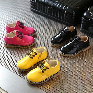 2020 herfst nieuwe mode-patent lederen kinderen laarzen zachte bodem comfortabele kinderen korte laarzen jongens meisjes effen kleur casual schoenen
