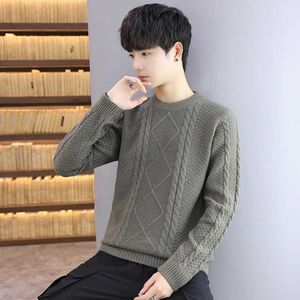 2020 Automne Nouveaux hommes de laine tricotés Noël mâle version coréenne de couleur pure mince beau jeune pull tricoté décontracté Y0907