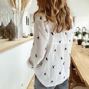 Chemisiers pour femmes chemises 2021 oiseaux broderie femmes chemise coton lin femme Blouse hauts printemps été ample décontracté dame grande taille 5XL1