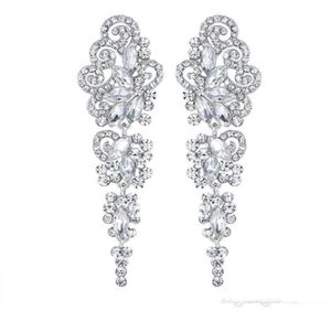 2020 Bijoux de mariée Étoile Lune circulaire nouveau trèfle anti allergie étoile lune Argent Diamant percé Boucles d'oreilles de mariée pas cher 8959542