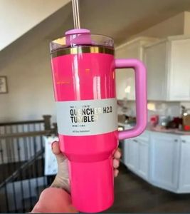 US Stock Pink Parade 40oz Quencher H2.0 tasses tasses Camping Travel Car tasse en acier inoxydable gobelers avec poignée en silicone Gift de la Saint-Valentin G1221