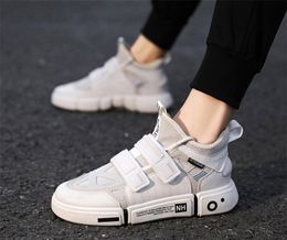 2020 pas cher chaussures de créateurs de mode Triple S baskets Cool semelle couture sauvage baskets trois couleurs hommes chaussures de course en plein air