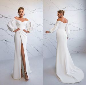 2020 robes de mariée sirène en satin pas cher hors épaule haute fente balayage train mariée manches longues sur mesure robe de mariée élégante