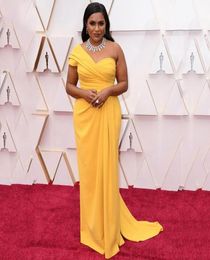 2020 mousseline de soie jaune Oscars robes de célébrité droites une épaule longue robes de bal plis robes de tapis rouge personnaliser soirée Gow1300986