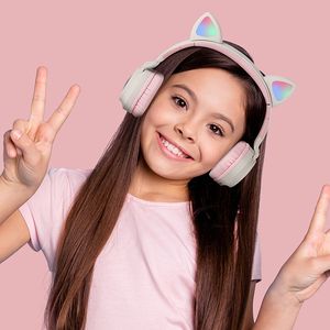 2020 Cadeau de Noël Cat Ear Casque sans fil Bluetooth Ecouteur HiFi Sound Sound Noise Annuler Case Headsets d'oreille pour enfants