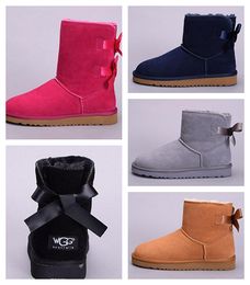 2020 Designer Laarzen Australië Vrouwen Meisje Klassieke Snowboots Bowtie Enkel Korte Boog Bont Boot voor Winter Zwarte kastanje Mode maat 35-44 # 53