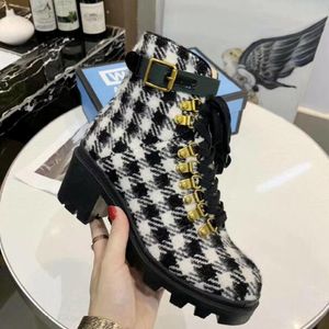2020 Designer Femmes Bottines Lady Fashion Grille Chunky Talons Martin Bottes Casual Plate-forme De Luxe Desert Boot Hiver Neige Travail Boot