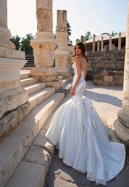 Robe de mariée sirène de rêve, sans bretelles, avec nœud, sans manches, en satin, avec train de balayage