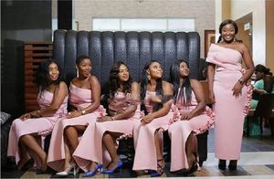 2020 Dusky Pink Bridemaids Jurken voor bruiloft Ruches Satin Off Shoulder Maid of Honor Jurken Plus Size Goedkope Prom Feestjurk